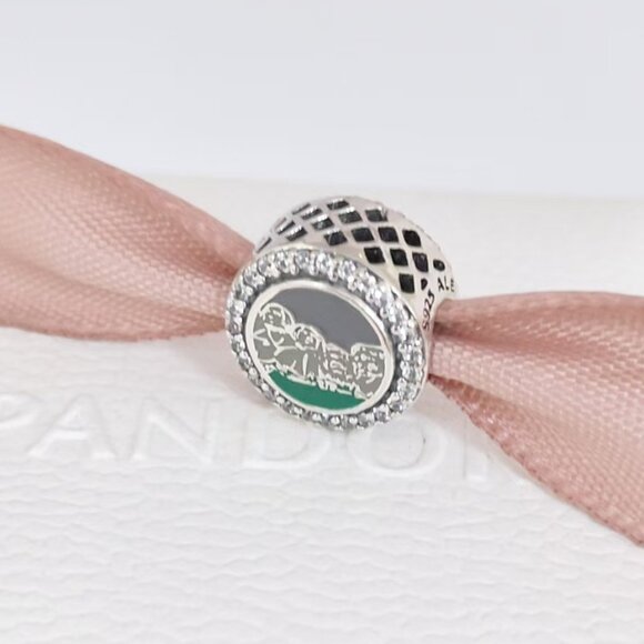 Pandora Mount Rushmore National Memorial Bead Charm Mt. Rushmore Exclusive Charm - Picture 1 of 6